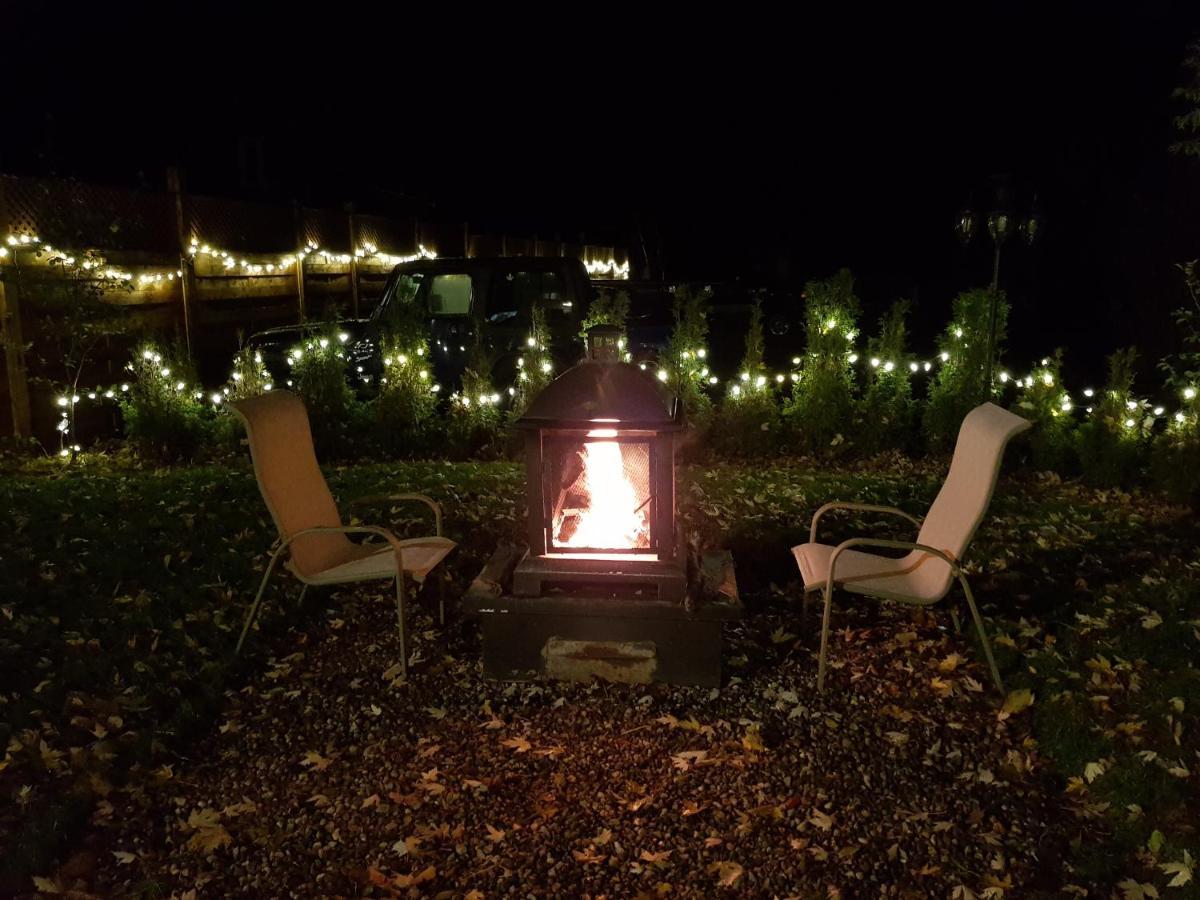 Kokomo Inn Bed And Breakfast Ottawa-Gatineau'S Only Tropical Riverfront B&B On The National Capital Cycling Pathway Route Verte #1 - For Adults Only - Chambre D'Hotes Tropical Aux Berges Des Outaouais Bnb #17542O מראה חיצוני תמונה