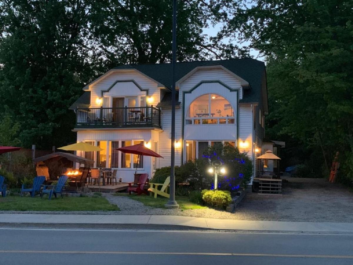 Kokomo Inn Bed And Breakfast Ottawa-Gatineau'S Only Tropical Riverfront B&B On The National Capital Cycling Pathway Route Verte #1 - For Adults Only - Chambre D'Hotes Tropical Aux Berges Des Outaouais Bnb #17542O מראה חיצוני תמונה
