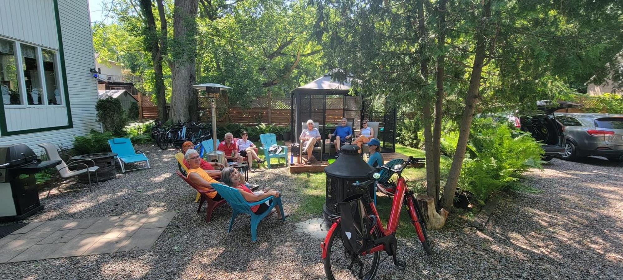 Kokomo Inn Bed And Breakfast Ottawa-Gatineau'S Only Tropical Riverfront B&B On The National Capital Cycling Pathway Route Verte #1 - For Adults Only - Chambre D'Hotes Tropical Aux Berges Des Outaouais Bnb #17542O מראה חיצוני תמונה