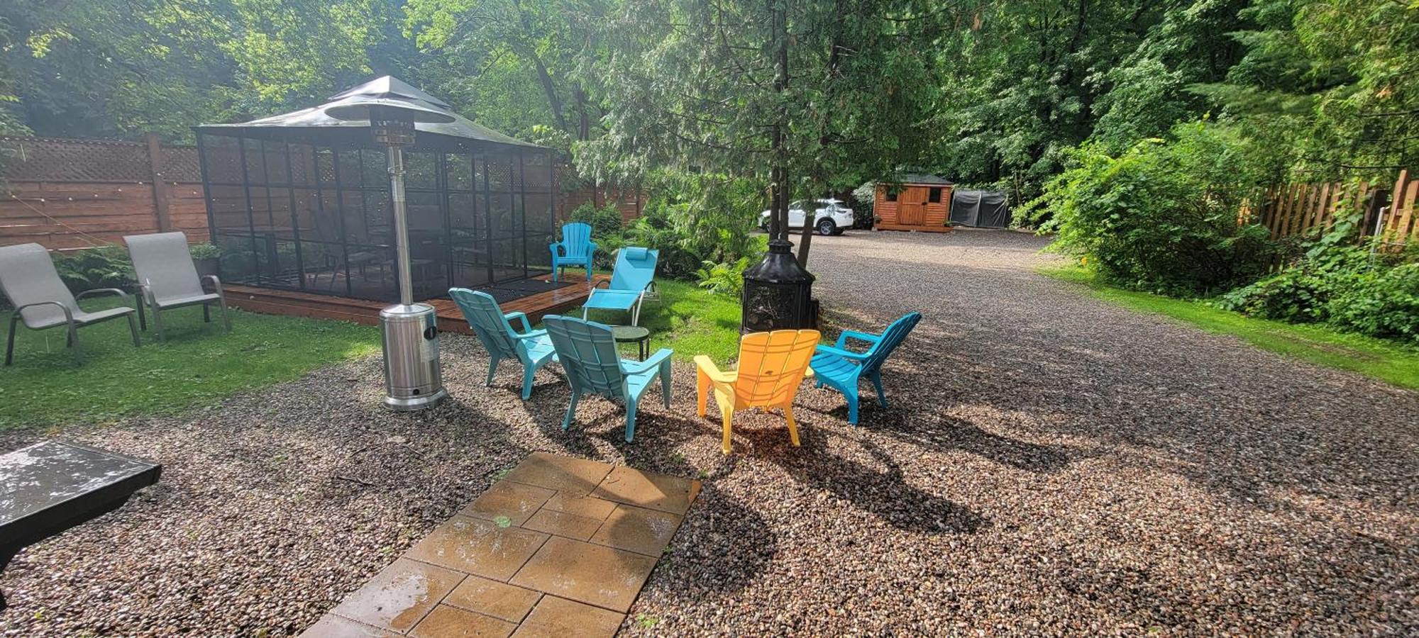 Kokomo Inn Bed And Breakfast Ottawa-Gatineau'S Only Tropical Riverfront B&B On The National Capital Cycling Pathway Route Verte #1 - For Adults Only - Chambre D'Hotes Tropical Aux Berges Des Outaouais Bnb #17542O מראה חיצוני תמונה