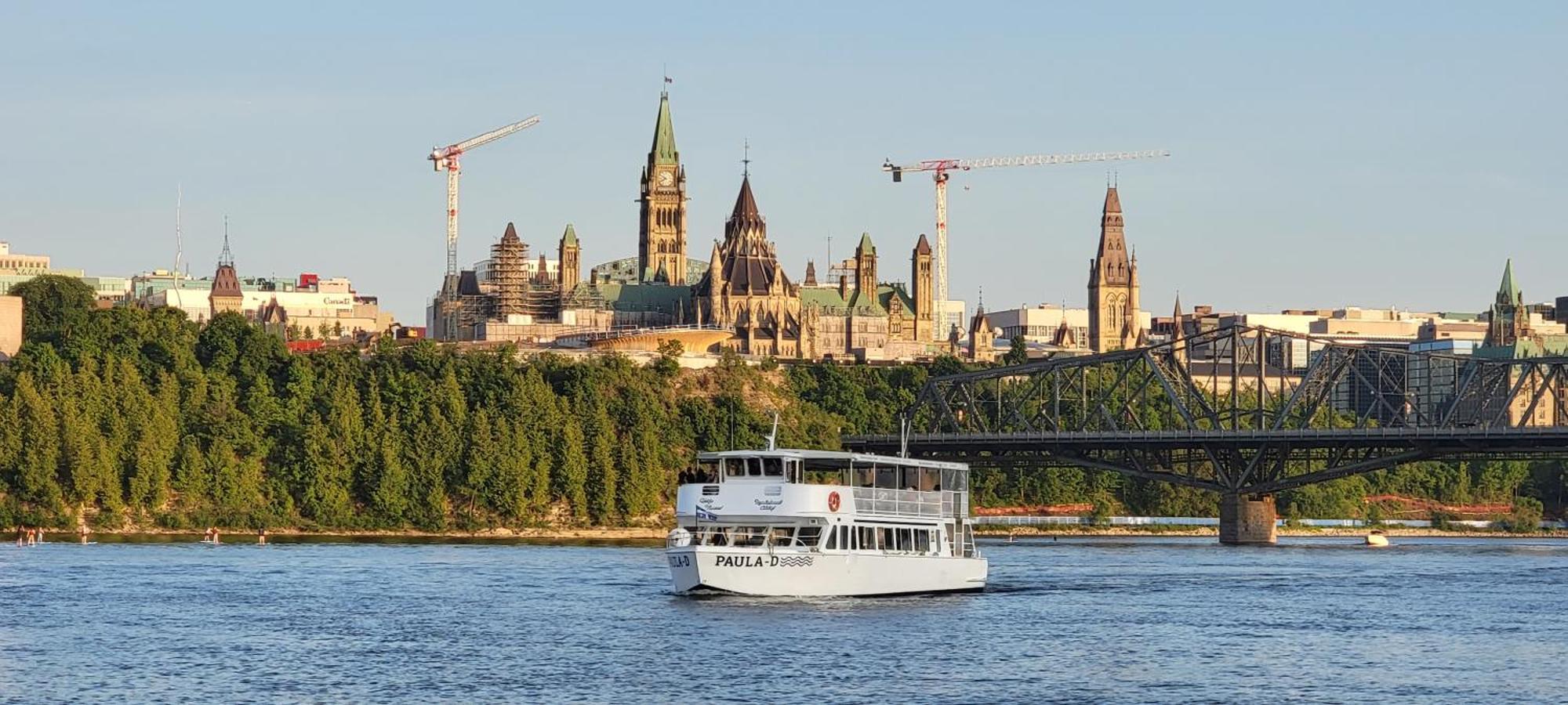 Kokomo Inn Bed And Breakfast Ottawa-Gatineau'S Only Tropical Riverfront B&B On The National Capital Cycling Pathway Route Verte #1 - For Adults Only - Chambre D'Hotes Tropical Aux Berges Des Outaouais Bnb #17542O מראה חיצוני תמונה