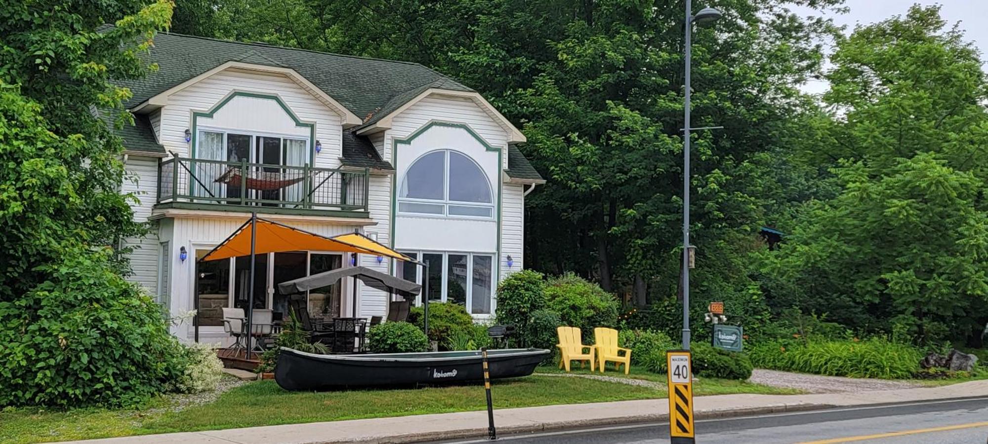 Kokomo Inn Bed And Breakfast Ottawa-Gatineau'S Only Tropical Riverfront B&B On The National Capital Cycling Pathway Route Verte #1 - For Adults Only - Chambre D'Hotes Tropical Aux Berges Des Outaouais Bnb #17542O מראה חיצוני תמונה