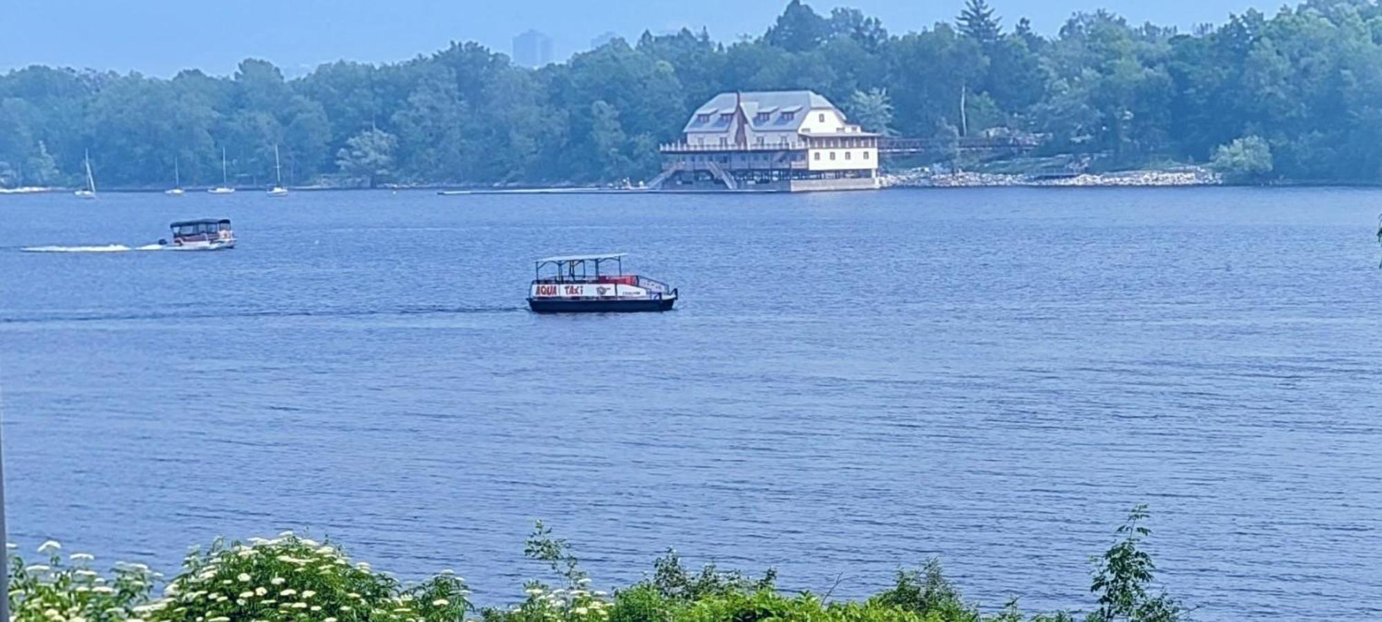 Kokomo Inn Bed And Breakfast Ottawa-Gatineau'S Only Tropical Riverfront B&B On The National Capital Cycling Pathway Route Verte #1 - For Adults Only - Chambre D'Hotes Tropical Aux Berges Des Outaouais Bnb #17542O מראה חיצוני תמונה