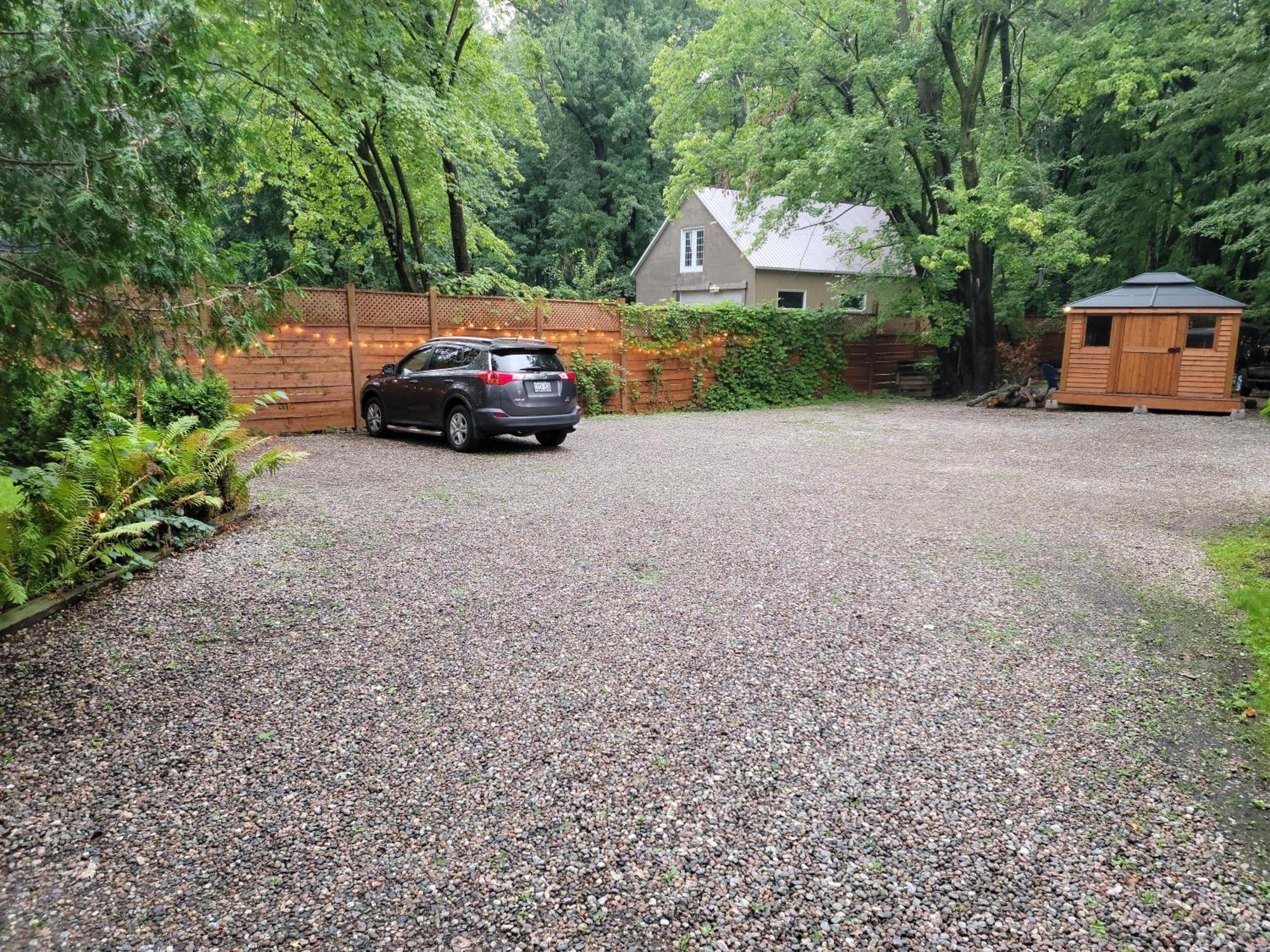 Kokomo Inn Bed And Breakfast Ottawa-Gatineau'S Only Tropical Riverfront B&B On The National Capital Cycling Pathway Route Verte #1 - For Adults Only - Chambre D'Hotes Tropical Aux Berges Des Outaouais Bnb #17542O מראה חיצוני תמונה