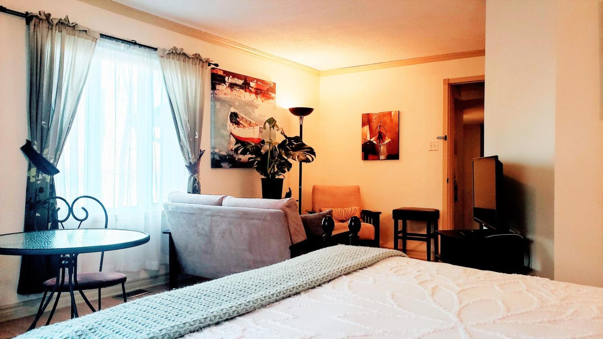 Kokomo Inn Bed And Breakfast Ottawa-Gatineau'S Only Tropical Riverfront B&B On The National Capital Cycling Pathway Route Verte #1 - For Adults Only - Chambre D'Hotes Tropical Aux Berges Des Outaouais Bnb #17542O מראה חיצוני תמונה